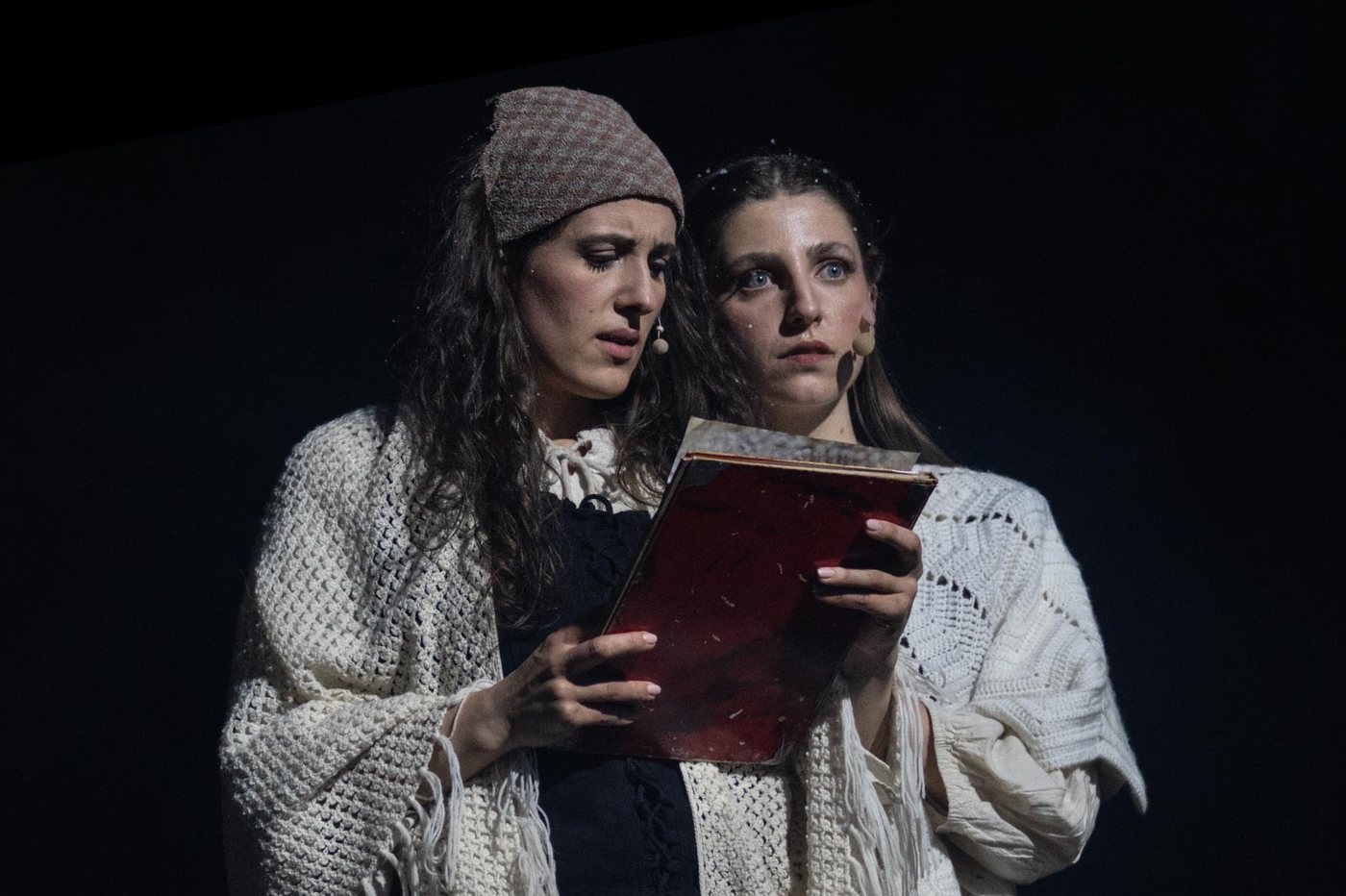 Sara ed Elisa trovano la lettera di nonna Isabelle