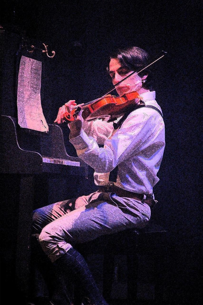 Karl al violino, seduto al pianoforte