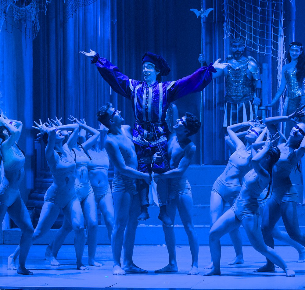 In questo blu — il corpo di ballo di Atlantica